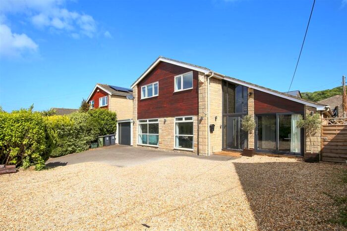 4 Bedroom Detached House For Sale In Contemporary Home In The Heart Of Tickenham Village, BS21