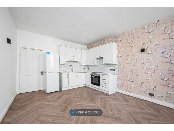 2 Bedroom Flat To Rent In Bristol Road, Brighton, BN2