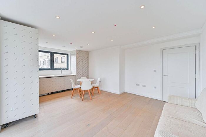 2 Bedroom Flat To Rent In Lewisham High Street, Lewisham, London, SE13