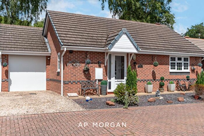 2 Bedroom Bungalow For Sale In Covers Lane, Staffordshire, Staffordshire, DY7