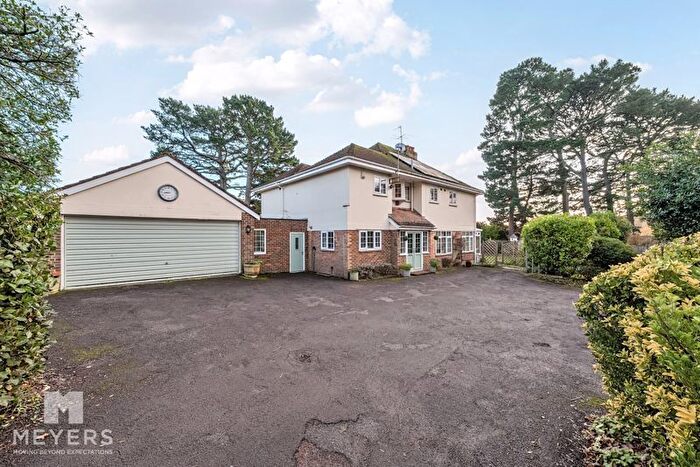 6 Bedroom Detached House For Sale In Turbary Road, Ferndown, BH22