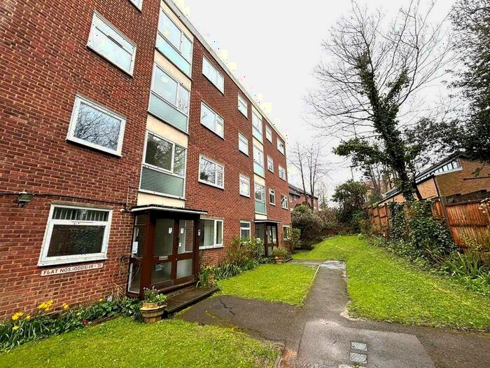 2 Bedroom Apartment To Rent In Heathedge, Sydenham, London, SE26