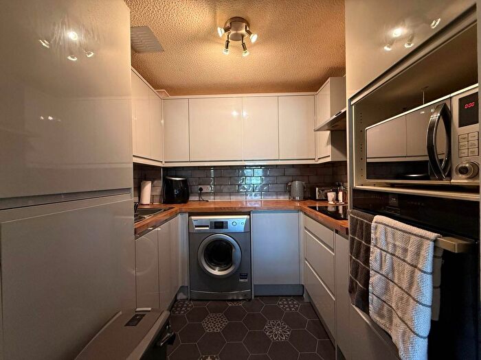 1 Bedroom Flat For Sale In Erith Road, Belvedere, DA17