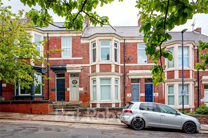 2 Bedroom Flat To Rent In Amble Grove, Sandyford, Newcastle Upon Tyne, NE2
