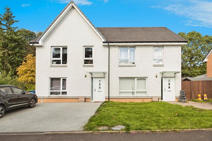 3 Bedroom Semi-Detached House For Sale In Glamis Road, Glasgow, G31
