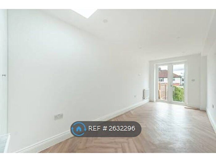 1 Bedroom End Of Terrace House To Rent In Green Lane, Edgware, HA8