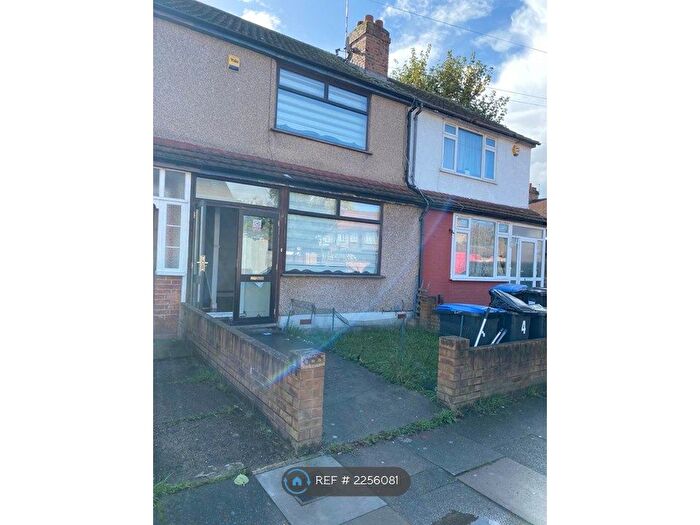 2 Bedroom Terraced House To Rent In Edmonton, London, N9