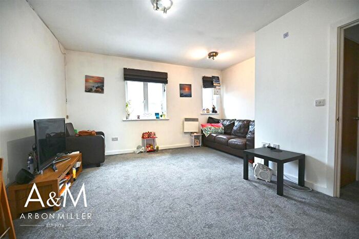 2 Bedroom Flat To Rent In Buntingbridge Road, Newbury Park, IG2