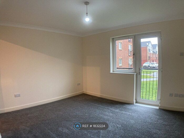 3 Bedroom Flat To Rent In Tamshill Street, Glasgow, G20