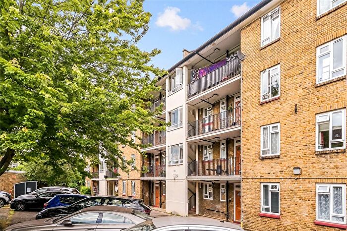 2 Bedroom Flat To Rent In Fulham Palace Road, London, SW6
