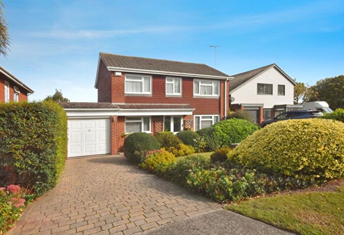 4 Bedroom Detached House For Sale In Dumpton Park Drive, Broadstairs, CT10