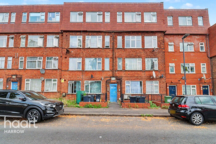 2 Bedroom Apartment For Sale In Honeypot Lane, Stanmore, HA7