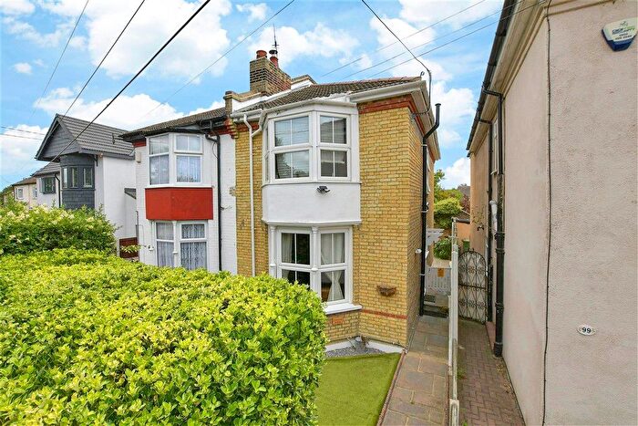 2 Bedroom Semi-Detached House For Sale In South Road, South Ockendon, Essex, RM15