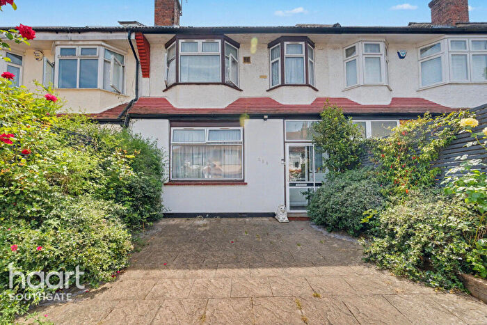 3 Bedroom Terraced House For Sale In Arcadian Gardens, London, N22