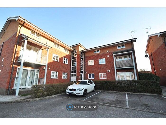 2 Bedroom Flat To Rent In Rossall Court, Wirral, CH46