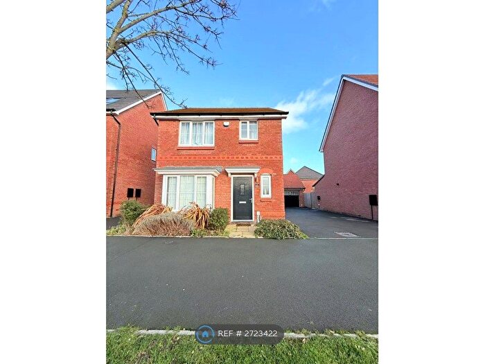3 Bedroom Detached House To Rent In Ambergate Road, Bilston, WV14
