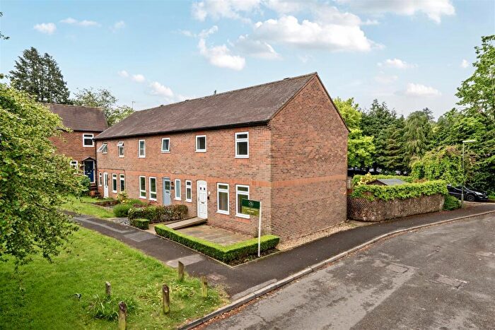 3 Bedroom End Of Terrace House For Sale In George Denyer Close, Haslemere, GU27