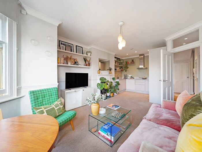 2 Bedroom Flat For Sale In Winchester Avenue, London, NW6