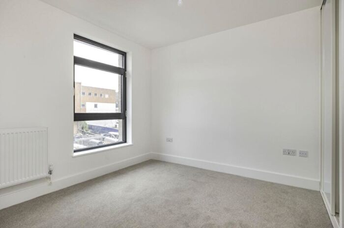 2 Bedroom Flat To Rent In Medway Street Chatham, ME4