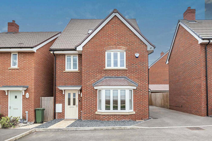 5 Bedroom Detached House For Sale In Montserrat Court, Milton Keynes, MK3