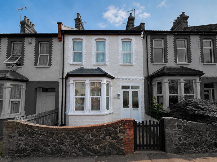 3 Bedroom Terraced House For Sale In Glenwood Avenue, Westcliff-on-Sea, Essex, SS0