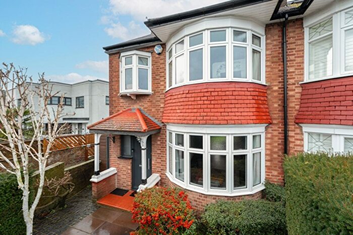 4 Bedroom Semi Detached House For Sale In Farnaby Road, Bromley, BR2