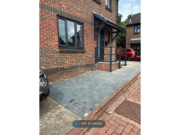 3 Bedroom Detached House To Rent In Castellane Close, Stanmore, HA7