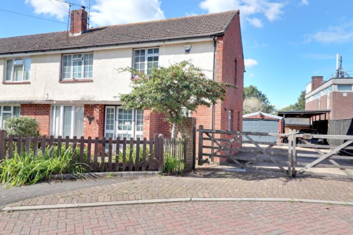 3 Bedroom Semi-Detached House For Sale In Laburnum Road, Waterlooville, PO7