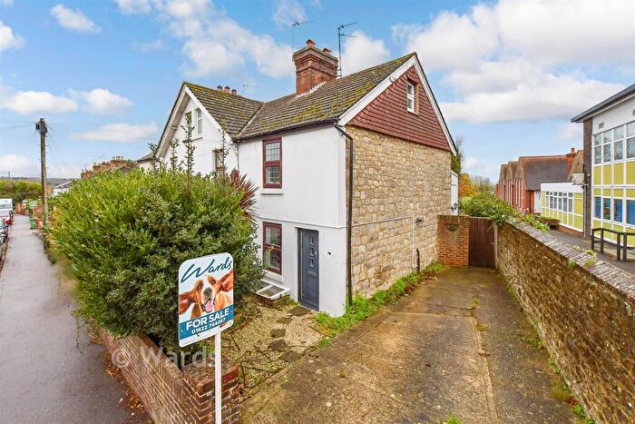 3 Bedroom End Of Terrace House For Sale In Loose Road, Maidstone, Kent, ME15