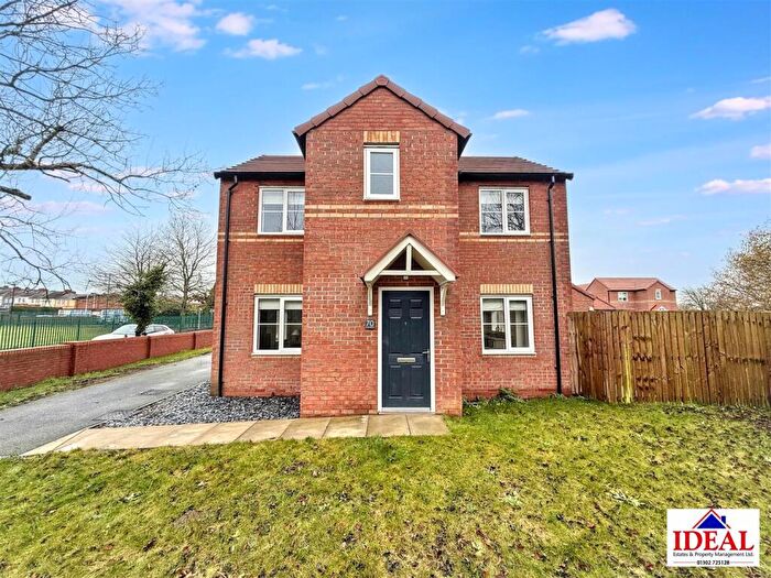 3 Bedroom Semi Detached House For Sale In Sutton Road, Askern, Doncaster, DN6