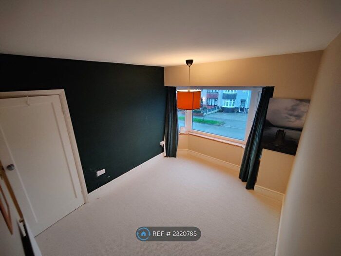 3 Bedroom Semi-Detached House To Rent In Basegreen Crescent, Sheffield, S12