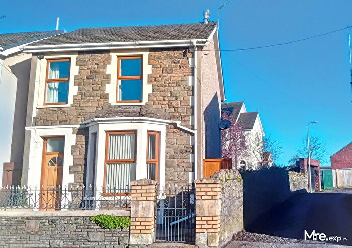 3 Bedroom Detached House For Sale In Highland Place, Bridgend, Bridgend County., CF31