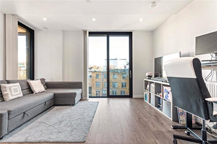 1 Bedroom Apartment For Sale In Pimento House, , Bridle Mews, Tower Hamlets, E1