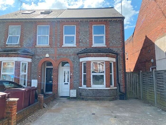 4 Bedroom Semi-Detached House To Rent In Reading, Berkshire, RG1