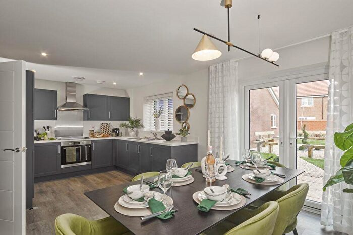 3 Bedroom Semi Detached House For Sale In Henley Road, Ipswich, Suffolk, IP1