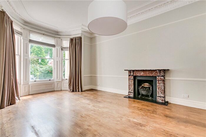2 Bedroom Flat To Rent In Earls Court Square, Earls Court, London, SW5