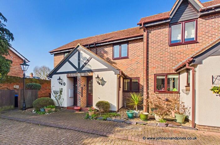 2 Bedroom Retirement Property For Sale In Onslow Mews, Chertsey, Surrey, KT16