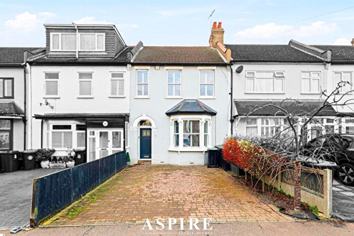 3 Bedroom Terraced House For Sale In Ilfracombe Road, Southend-On-Sea, SS2