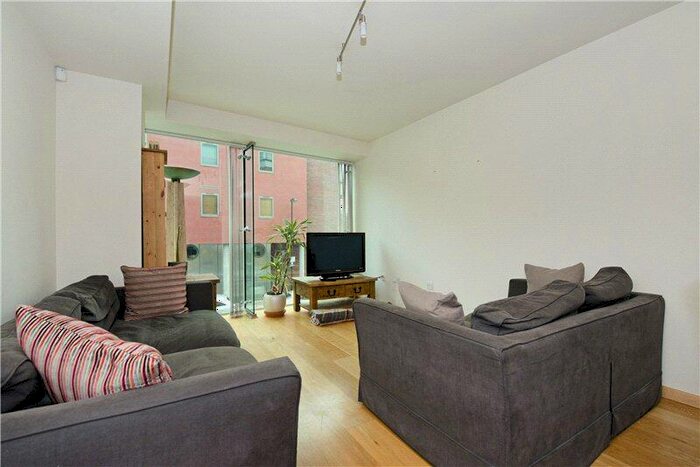 2 Bedroom Flat To Rent In Graham Street, Angel Southside, N1