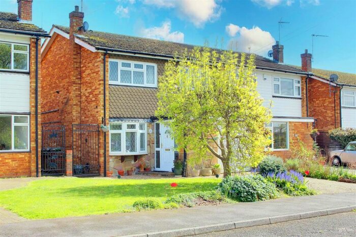 3 Bedroom Semi-Detached House For Sale In High Street, Colney Heath, St Albans, AL4