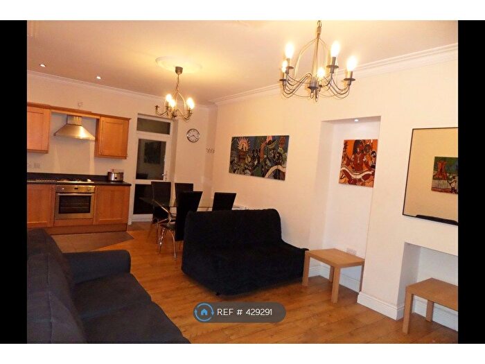 3 Bedroom Terraced House To Rent In Trevethick Street, Cardiff, CF11