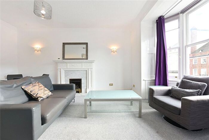 2 Bedroom Flat To Rent In Gloucester Terrace, Paddington, London, W2