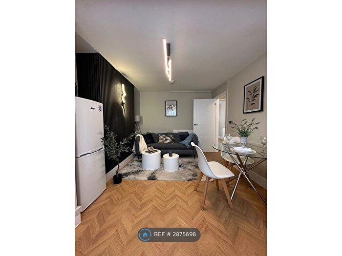 3 Bedroom Flat To Rent In St. Stephens Grove, London, SE13