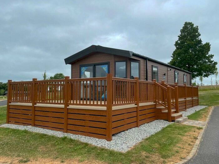 2 Bedroom Caravan For Sale In Doublebois, Liskeard, PL14