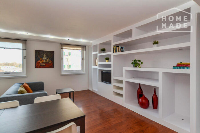 2 Bedroom Flat To Rent In Offenbach House, Mace St, E2