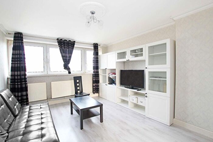 2 Bedroom Flat To Rent In Queensdale Crescent, London, W11