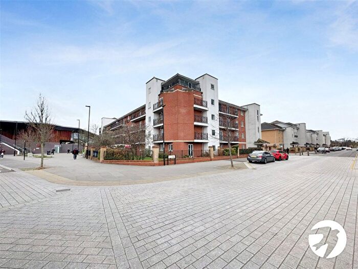 2 Bedroom Flat To Rent In Chantry Close, London, SE2