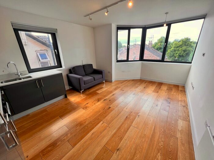 1 Bedroom Flat To Rent In Pembroke Road, London, N10