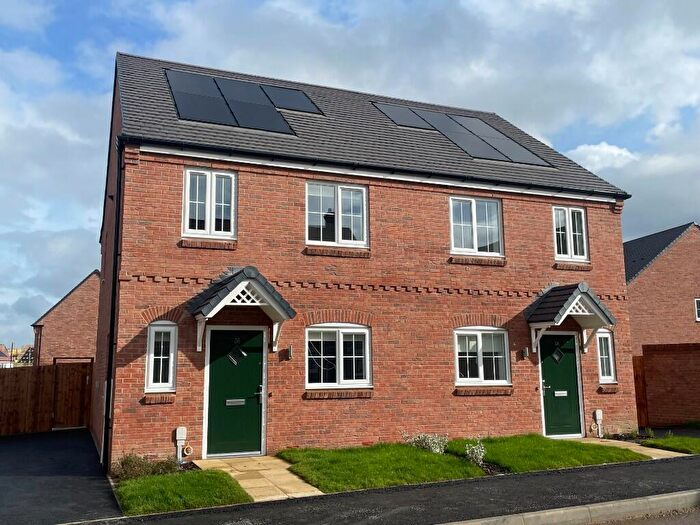 3 Bedroom Semi-Detached House To Rent In Braun Road, Rugby, Warwickshire, CV23
