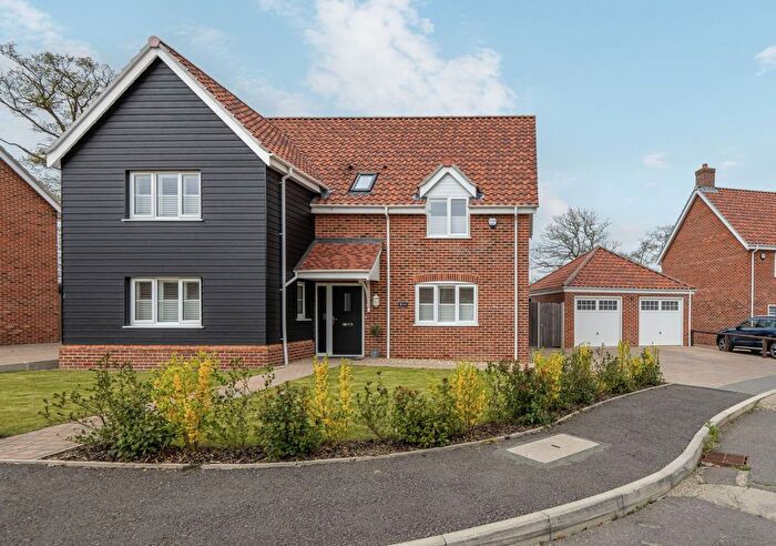 4 Bedroom Detached House For Sale In Stephen George Way, Blundeston, NR32